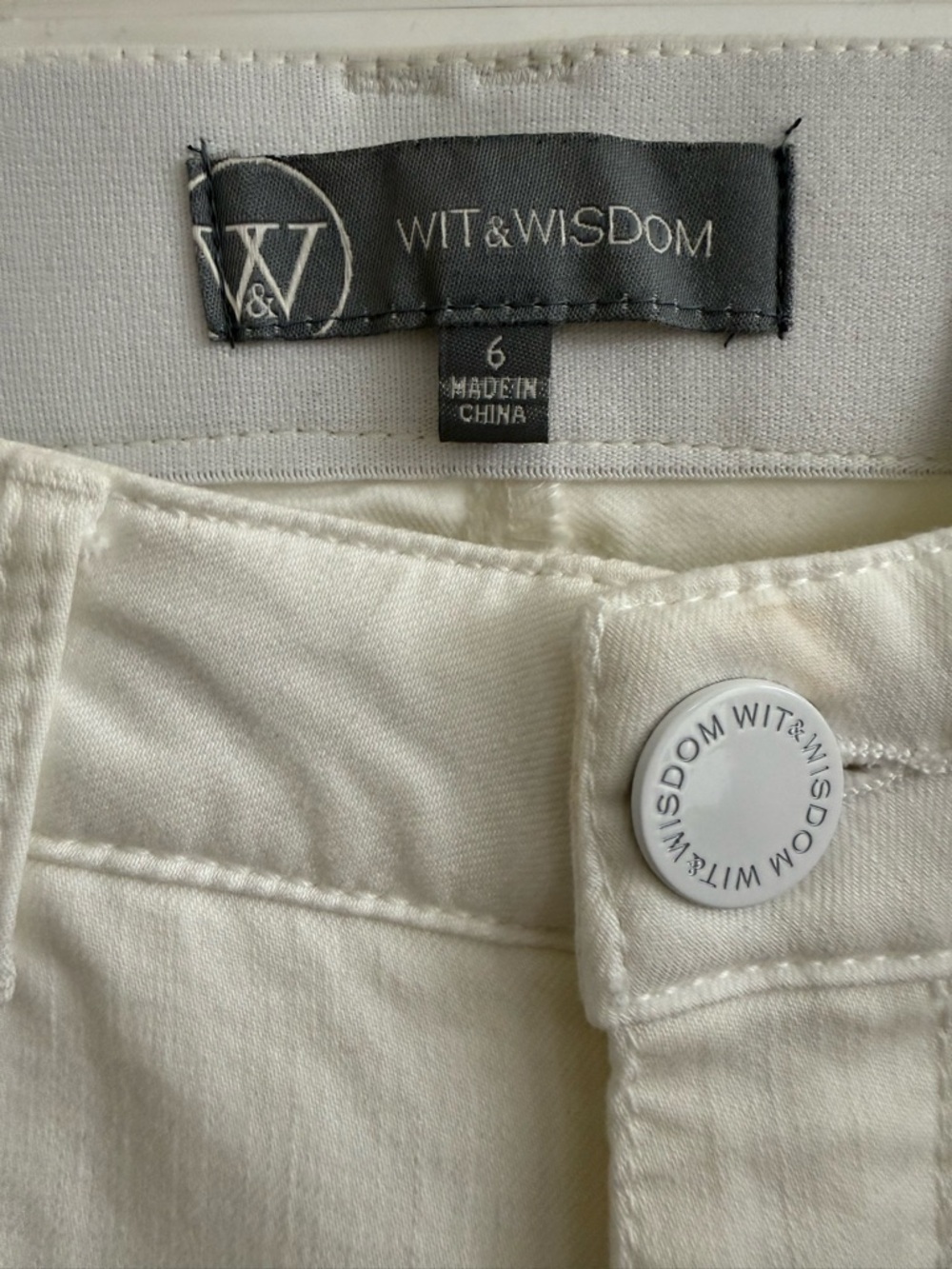 Wit & Wisdom White High-Rise Jeans
